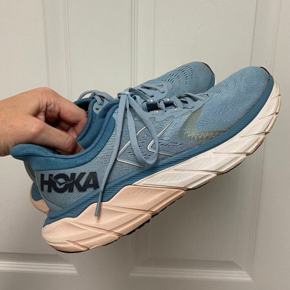 HOKA - Women's - Arahi 5 - Size 9 (B, Regular) - Blue Fog